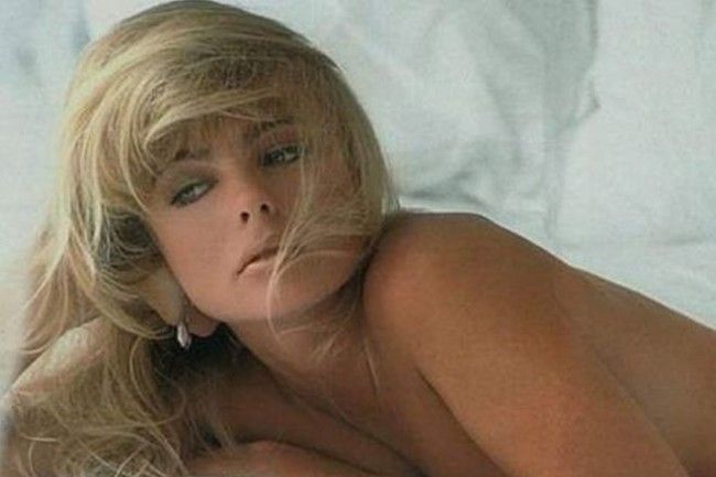 Rob Interviews His 90’s Crush – Erika Eleniak