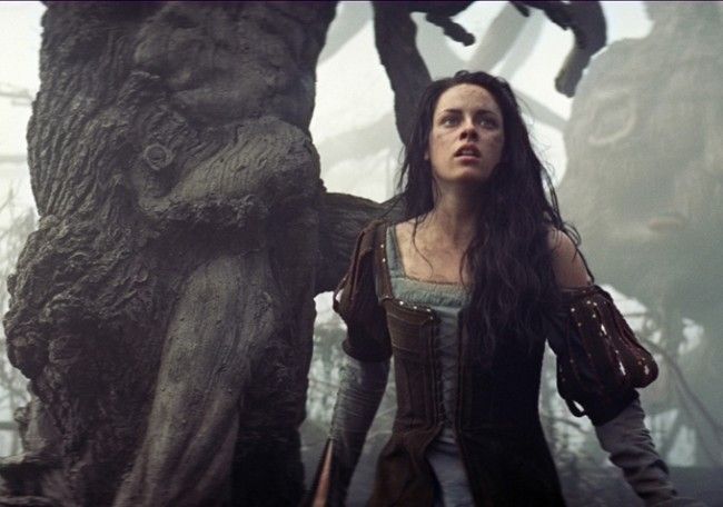 Snow White and the Huntsman Review:  Snow White, Warrior Princess