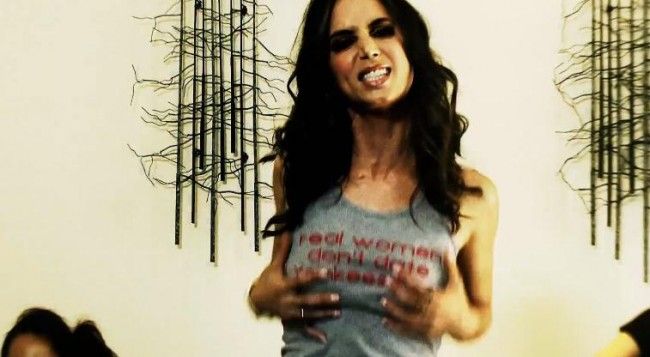 Check Out Eliza Dushku Rapping About Her Console
